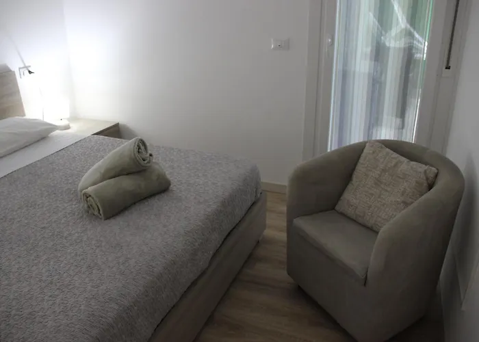 Lagoon View Deluxe Flat + Pool&Parking