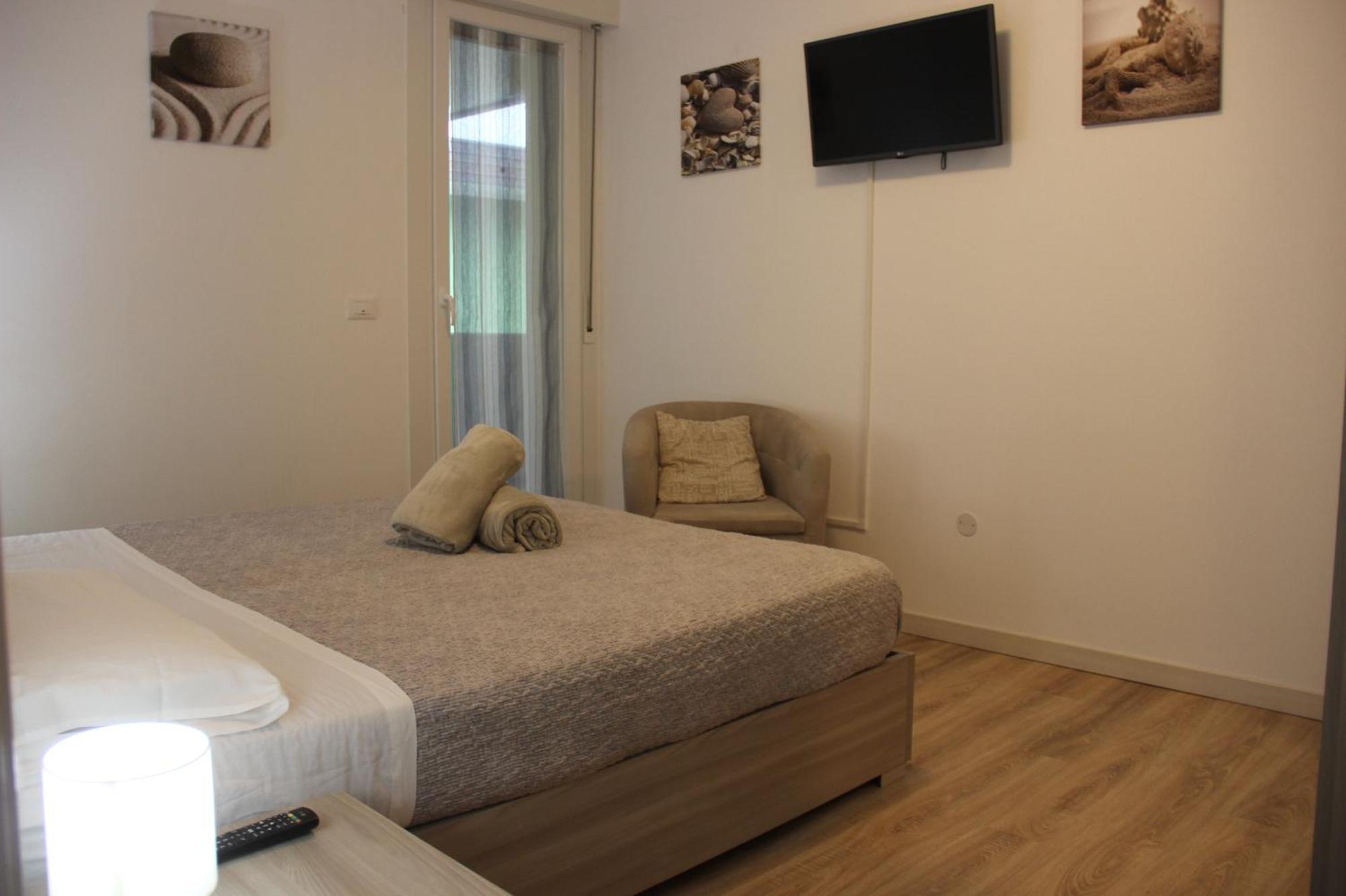 Lagoon View Deluxe Flat + Pool&parking Apartment